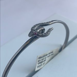 ELIZABETH AND JAMES BANGLE!!